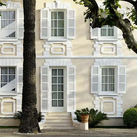 La De La Pinede Hotel