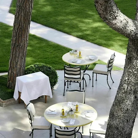 La De La Pinede 5* سان تروبيه