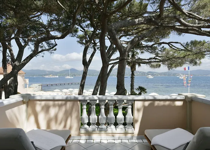 מלון La De La Pinede